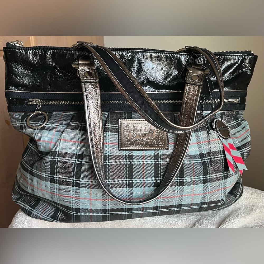 Coach Poppy (GUC) #H1082-15886 tartan blue/gray/black shoulder purse